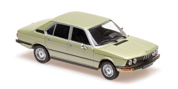 940023005	BMW 520 – 1972 – GREEN METALLIC	1:43